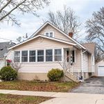 4-bedroom home for sale in Sarnia — 548 Devine Street (Photo 2)