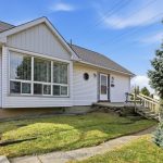 4-bedroom detached home for sale in Hamilton — 560 Stone Church Road E (Photo 2)