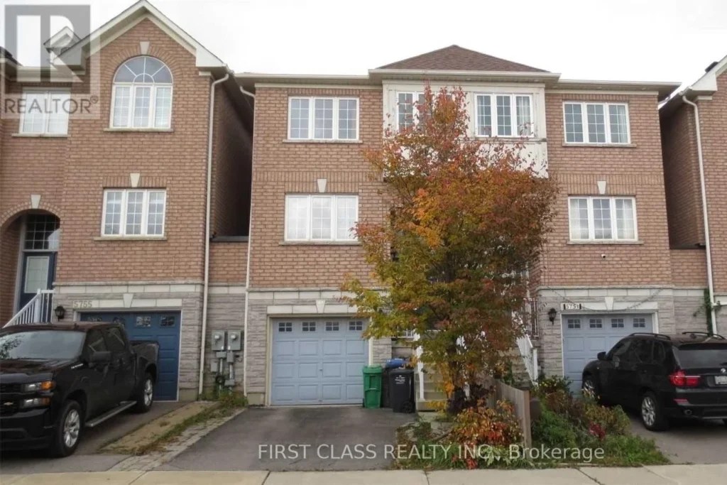 4-bedroom home for rent in Mississauga — 5753 Retreat Street (Photo 1)