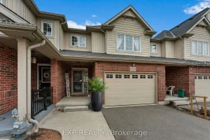 3-bedroom att/row/townhouse for sale in Niagara — 5848 Osprey Avenue