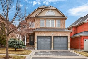4-bedroom detached home for sale in Durham — 58 Carlinds Drive