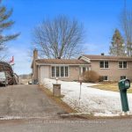 3-bedroom detached home for sale in Lanark — 59 Seguinbourg Street (Photo 2)