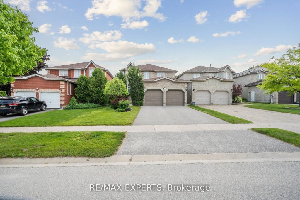 4-bedroom detached home for sale in Simcoe — 5 Kelsey Crescent (Photo 1)