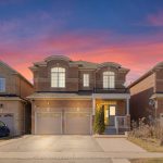 4-bedroom detached home for sale in Halton — 5 Watson Road (Photo 4)