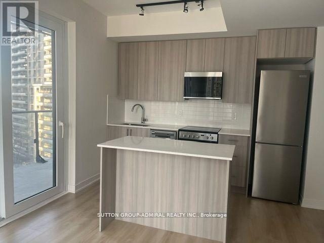 1-bedroom condo apartment for rent in Toronto — 602 - 15 Ellerslie Avenue (Photo 1)