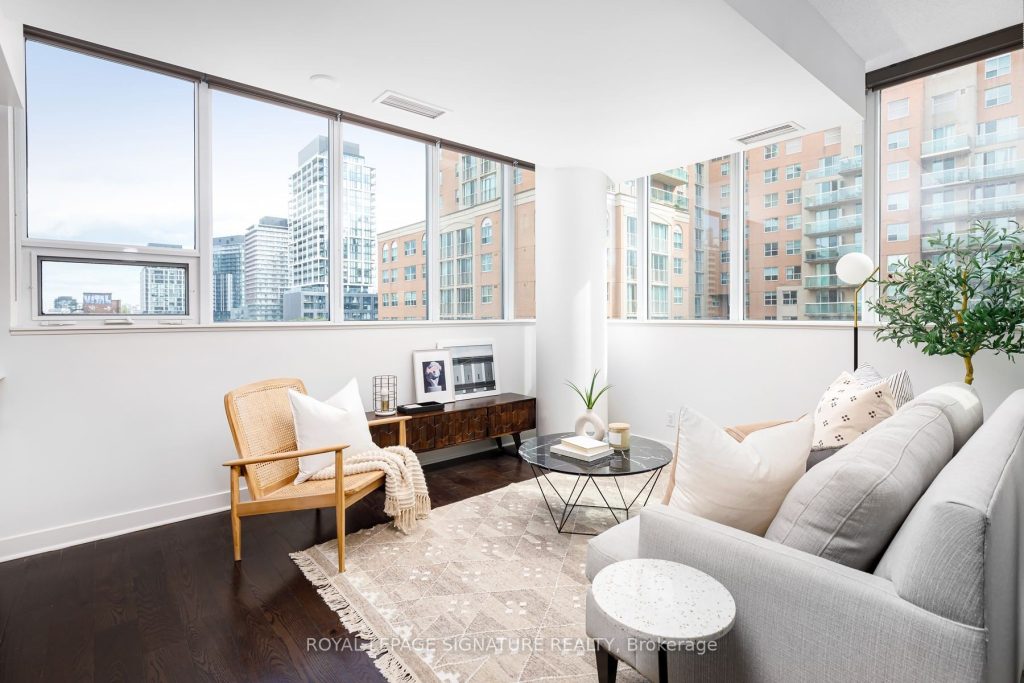 1-bedroom condo apartment for rent in Toronto — 603 - 320 Richmond Street E (Photo 1)