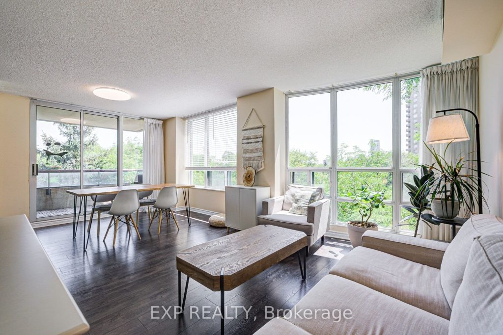2-bedroom condo apartment for sale in Toronto — 605 - 238 Doris Avenue (Photo 1)