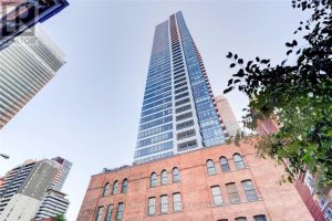 2-bedroom condo apartment for rent in Toronto — 607 - 5 St Joseph Street