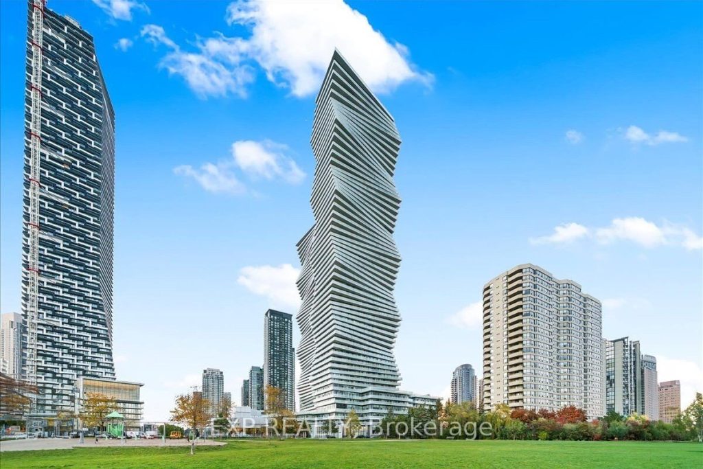 3-bedroom condo apartment for sale in Peel — 614 - 3883 Quartz Road (Photo 1)