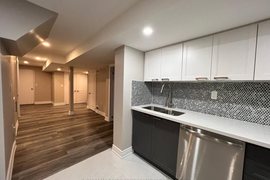 2-bedroom detached home for rent in Brampton — 62 Eagleridge Drive (Photo 1)