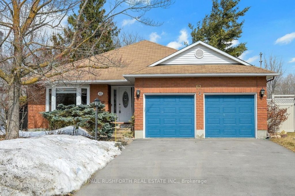 3-bedroom detached home for sale in Ottawa — 62 Topley Crescent (Photo 1)