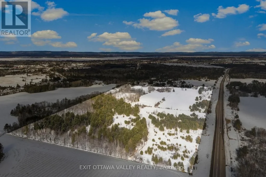 Studio home for sale in Laurentian Valley — 631 Schwan Road (Photo 1)
