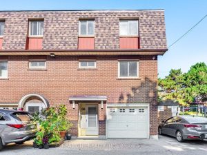 3-bedroom condo townhouse for sale in Toronto — 66 - 441 Military Trail