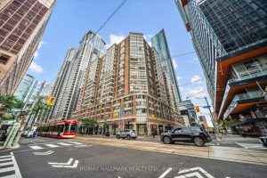 2-bedroom condo apartment for sale in Toronto — 703 - 717 Bay Street