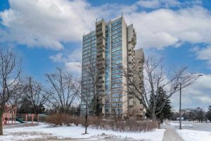 3-bedroom condo apartment for sale in Halton — 708 - 1359 White Oaks Boulevard