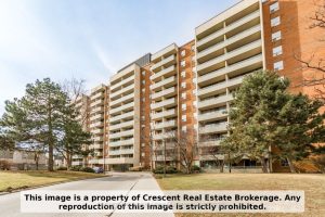 3-bedroom condo apartment for sale in Toronto — 710 - 9 Four Winds Drive SW