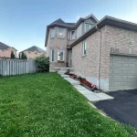 3-bedroom home for sale in Mississauga — 7131 Chatham Court (Photo 4)