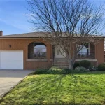 4-bedroom single family residence home for sale in Stoney Creek — 71 Ellington Avenue (Photo 4)