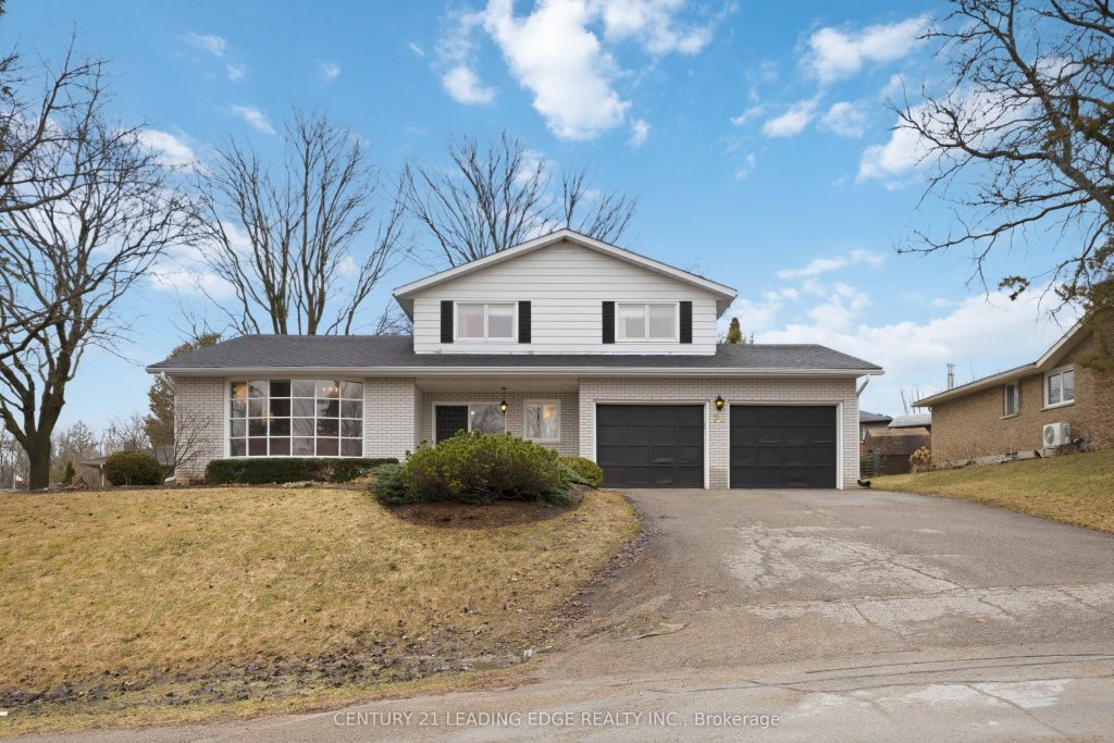 3-bedroom detached home for sale in Kawartha Lakes — 72 Beaver Ridge Drive (Photo 1)