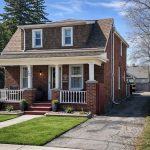 3-bedroom home for sale in Hamilton — 72 East 32nd Street (Photo 2)