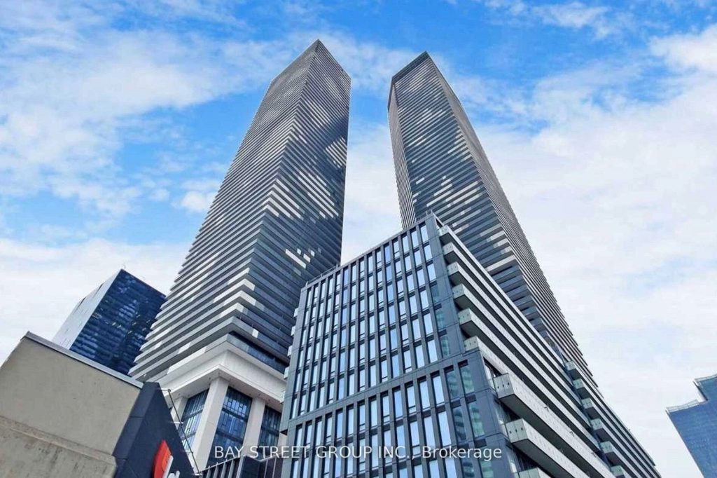1-bedroom condo apartment for rent in Toronto — 7310 - 138 Downes Street (Photo 1)