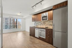 1-bedroom condo apartment for rent in Toronto — 732 - 5 Mabelle Avenue