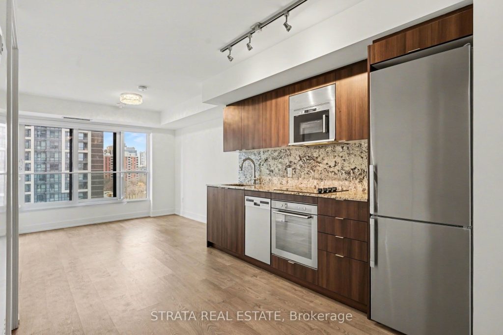 1-bedroom condo apartment for rent in Toronto — 732 - 5 Mabelle Avenue (Photo 1)