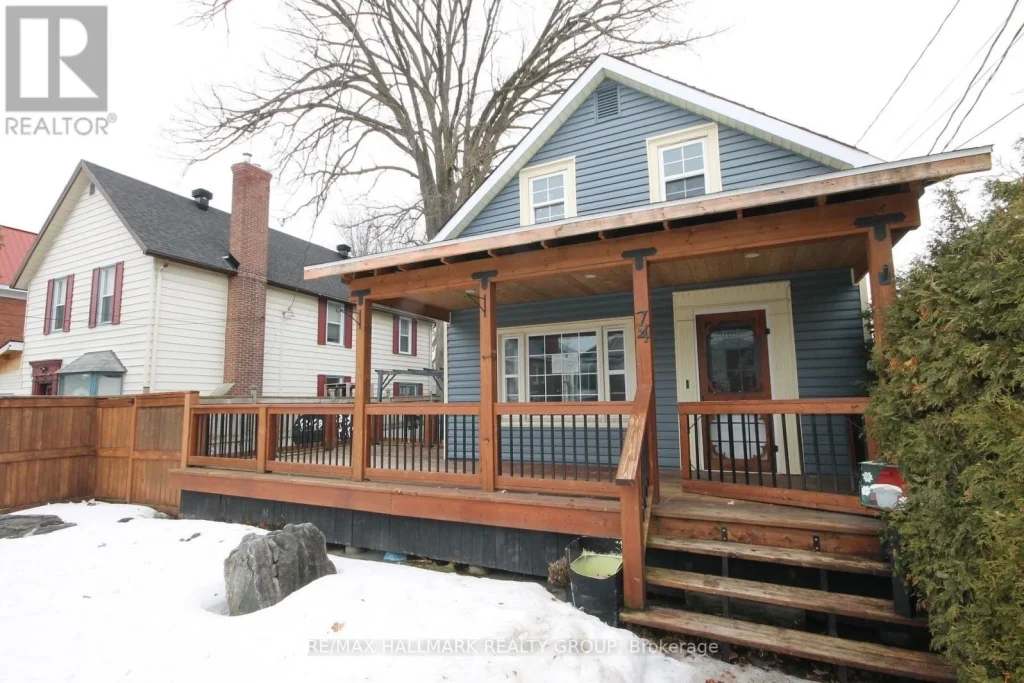 4-bedroom home for sale in Arnprior — 74 Mcgonigal Street West (Photo 1)