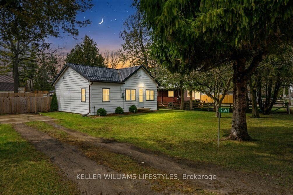 2-bedroom detached home for sale in Lambton — 7551 Riverside Drive (Photo 1)