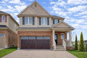 6-bedroom home for sale in Kitchener — 75 Stillwater Street