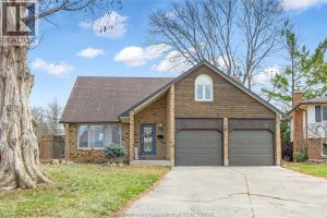 4-bedroom home for sale in Chatham — 76 Pamela Crescent