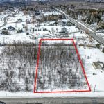 Studio home for sale in Ottawa — 7901 Iveson Drive (Photo 3)