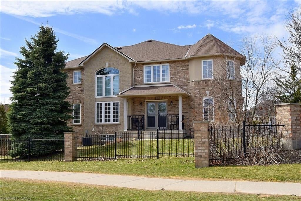3-bedroom home for sale in Ancaster — 7 - 39 Panabaker Drive (Photo 1)
