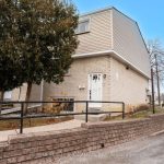 3-bedroom condo townhouse for sale in Peel — 7 - 400 Mississauga Valley Boulevard (Photo 1)