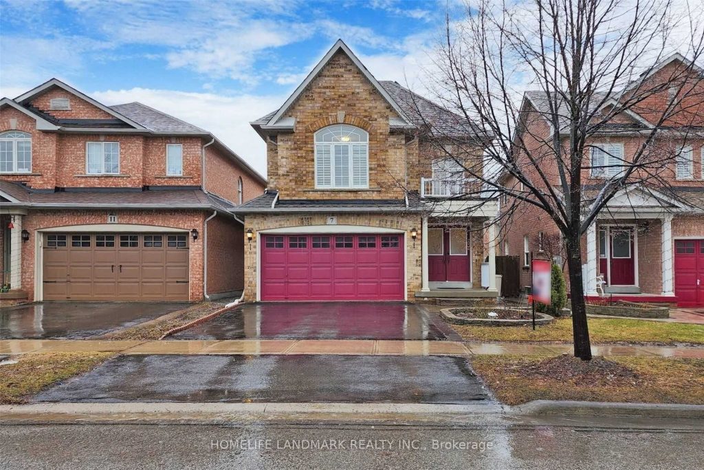 3-bedroom detached home for rent in Aurora — 7 Cottinghill Way (Photo 1)