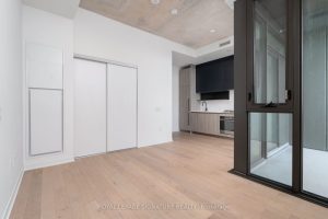 Studio condo apartment for rent in Toronto — 803 - 2625 Dundas Street W