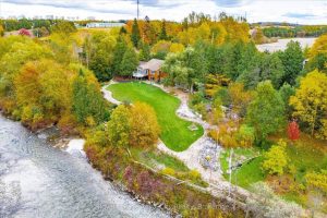 5-bedroom home for sale in Fergus — 8060 Wellington Rd 18 Road