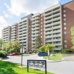 3-bedroom home for rent in Toronto — 808 - 5 York Garden Way (Photo 5)