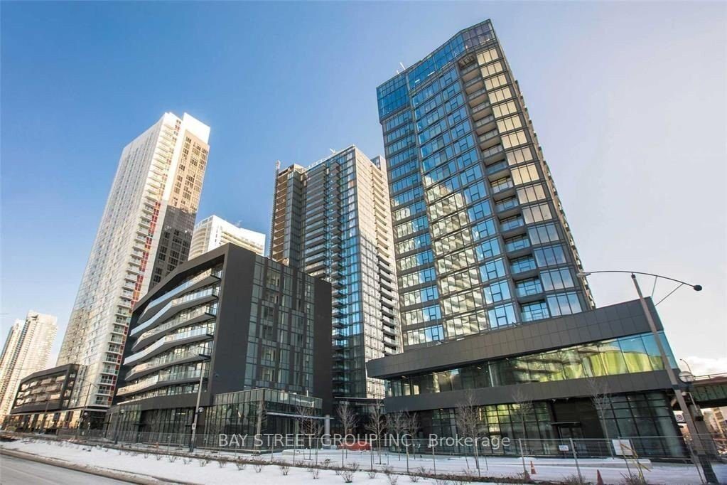 3-bedroom condo apartment for rent in Toronto — 810 - 90 Queens Wharf Road (Photo 1)