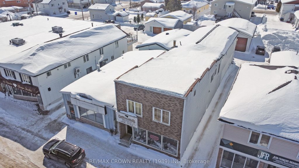 Studio commercial retail home for sale in Hearst — 811 George Street (Photo 1)