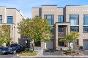 3-bedroom att/row/townhouse for sale in Ottawa — 812 Petra Private