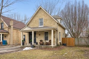 2-bedroom detached home for sale in Perth — 81 Nelson Street
