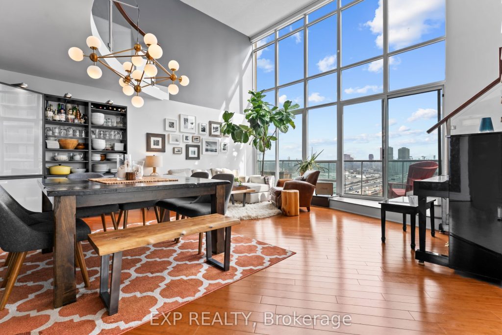 2-bedroom condo apartment for sale in Toronto — 828 - 250 Manitoba Street (Photo 1)