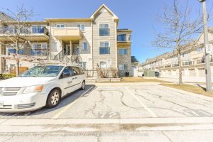 3-bedroom condo townhouse for sale in Peel — 83 - 60 Fairwood Circle