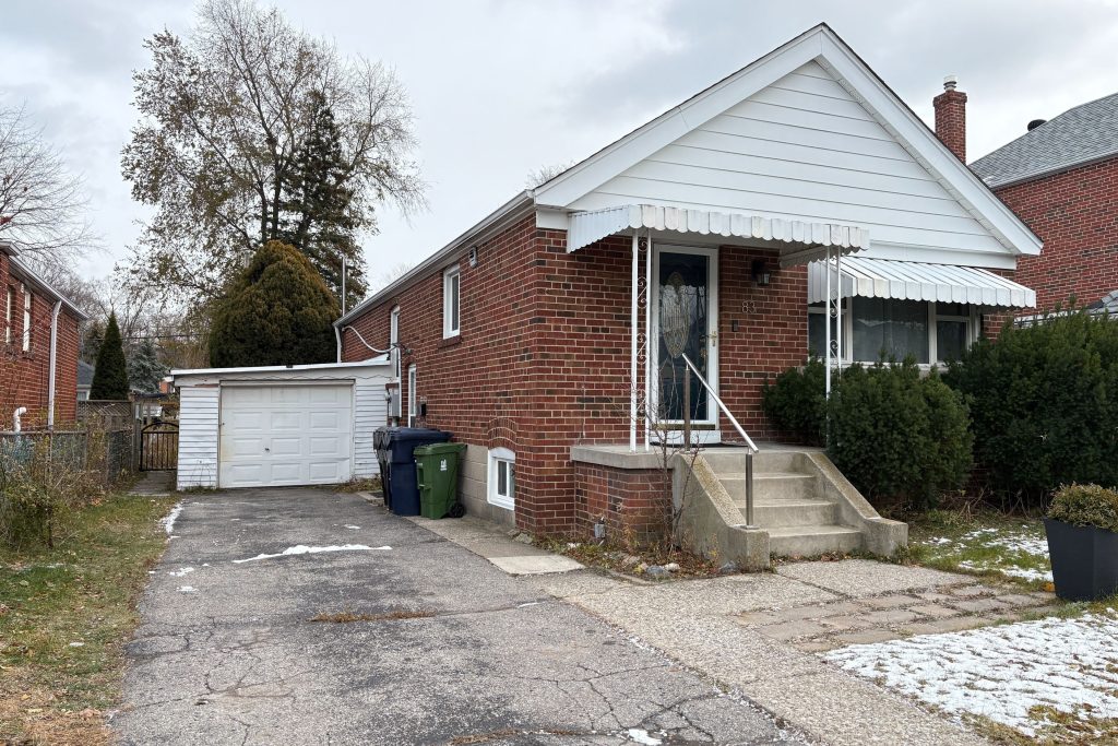 2-bedroom detached home for rent in Toronto — 83 Clonmore Lower Level Drive (Photo 1)