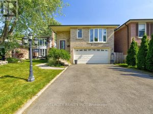 4-bedroom detached home for sale in Halton — 841 Coulson Avenue