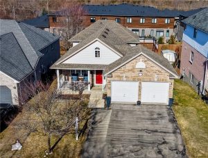 4-bedroom home for sale in Cambridge — 84 Endeavour Drive