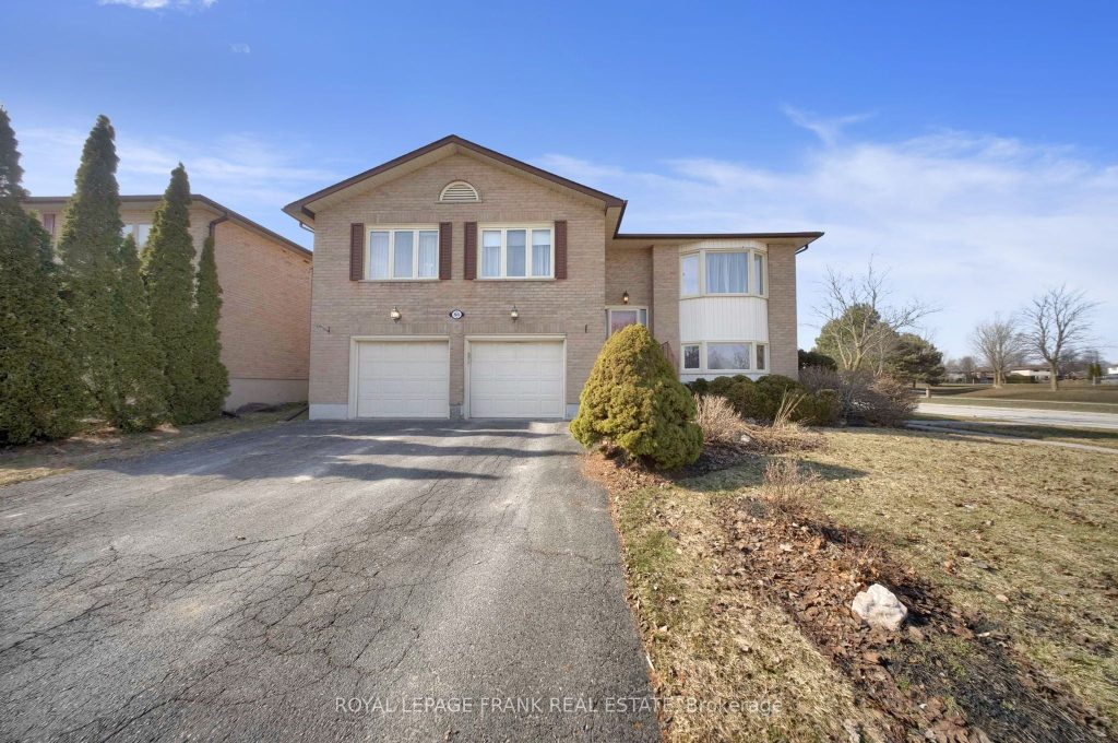 3-bedroom detached home for sale in Durham — 86 Devondale Street (Photo 1)