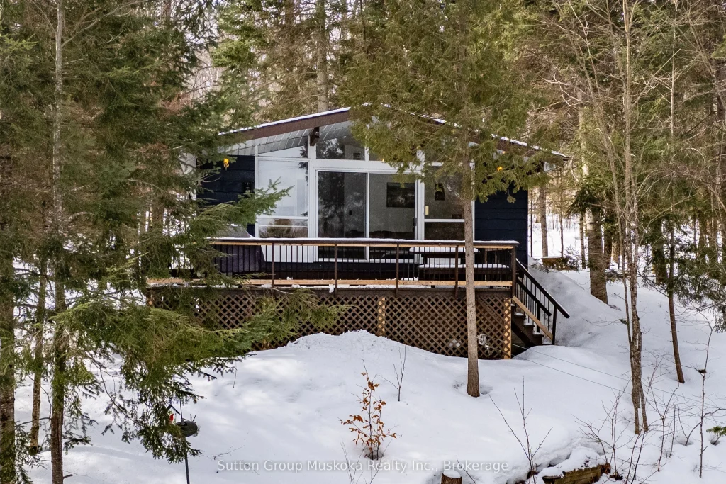 3-bedroom detached home for sale in Parry Sound — 879 Relative Road N (Photo 1)