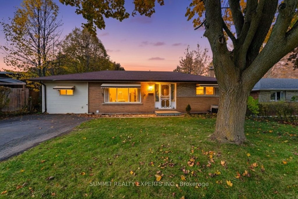 3-bedroom detached home for sale in Oxford — 893 Cromwell Street (Photo 1)